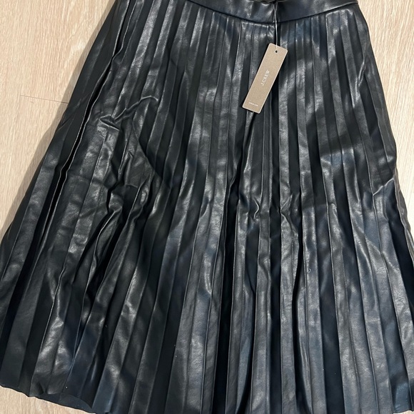 J Crew Faux Leather Pleated Skirt 00P - Picture 2 of 4